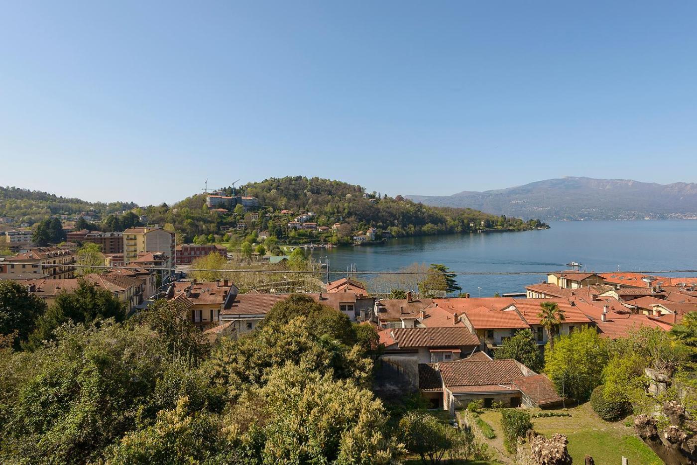 Appartamenti I Fiori Del Lago Лавено Екстериор снимка